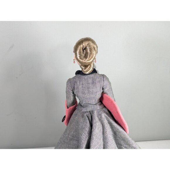 Gene Marshall LOVE, PARIS #06 Fashion Doll with COA, booklet, stand and box, - Picture 5 of 10